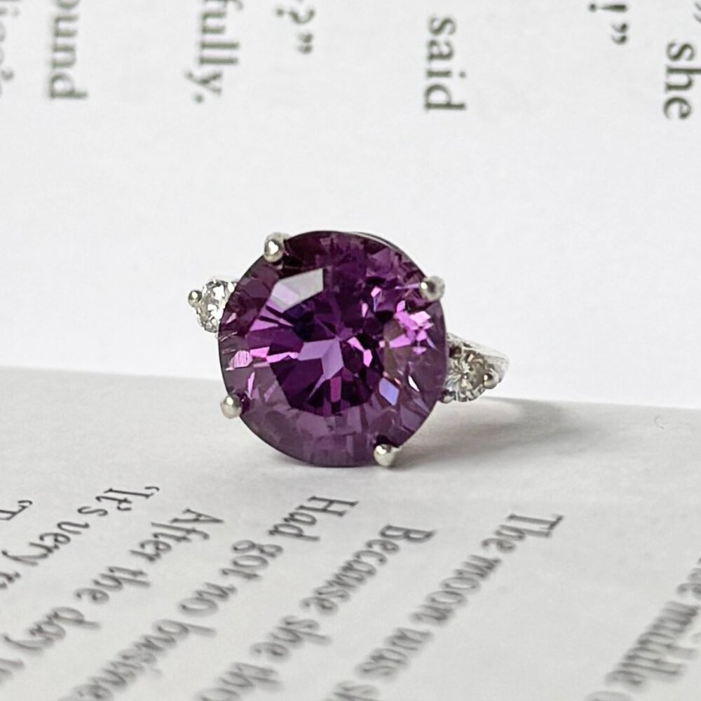 Vintage Sterling Silver Ring with Large Purple Stone - Size 4.5